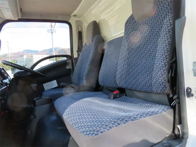 いすゞ エルフ 2RG-NLR88AN(2WD)の写真10