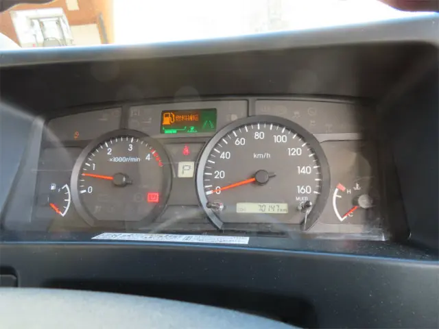 いすゞ エルフ 2RG-NLR88AN(2WD)の写真12