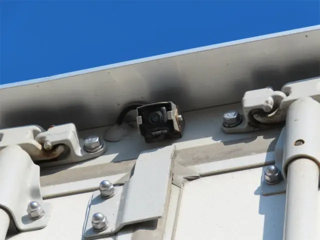 いすゞ エルフ 2RG-NLR88AN(2WD)の写真36