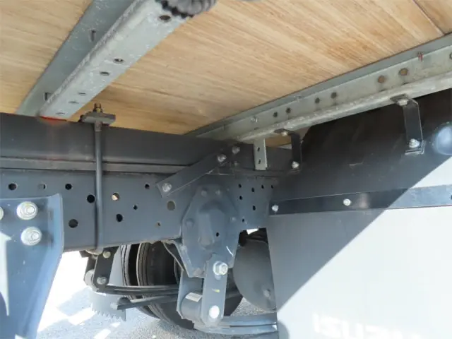 いすゞ エルフ 2RG-NLR88AN(2WD)の写真43