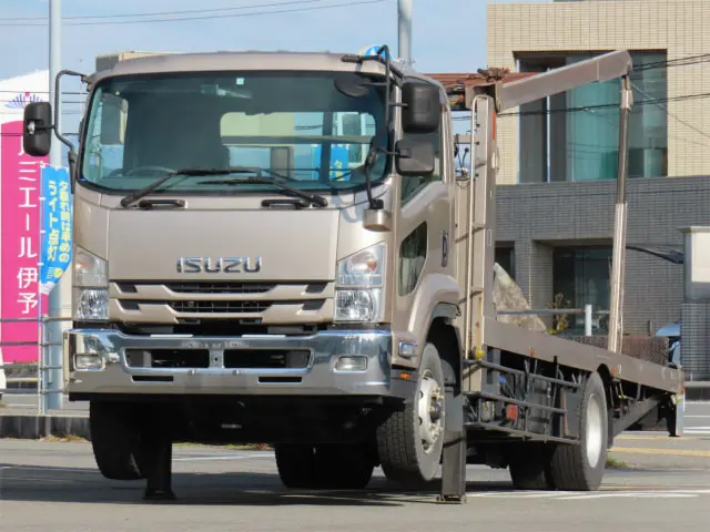 いすゞ フォワード 2RG-FTR90V2(2WD)の写真2