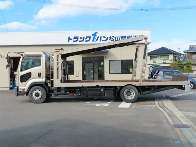 いすゞ フォワード 2RG-FTR90V2(2WD)の写真4