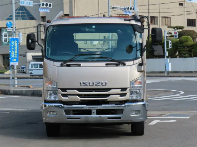 いすゞ フォワード 2RG-FTR90V2(2WD)の写真6