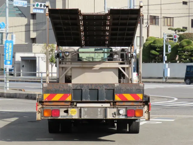 いすゞ フォワード 2RG-FTR90V2(2WD)の写真8