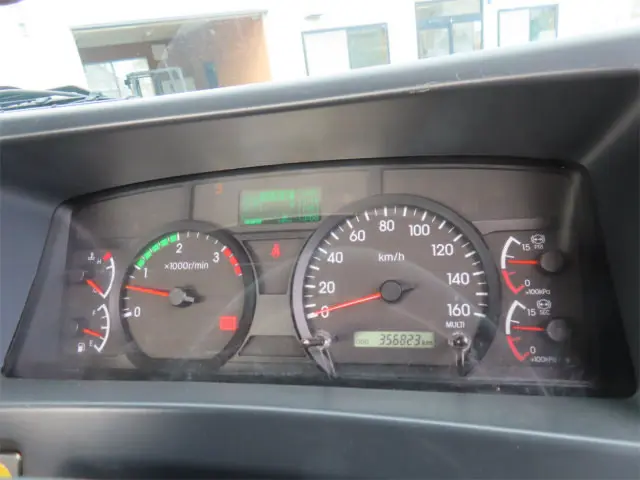 いすゞ フォワード 2RG-FTR90V2(2WD)の写真14