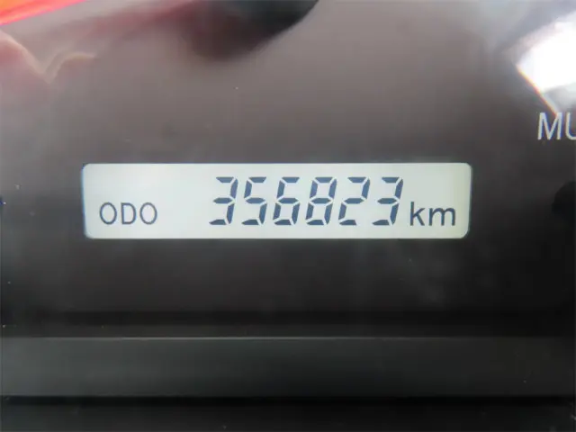 いすゞ フォワード 2RG-FTR90V2(2WD)の写真15