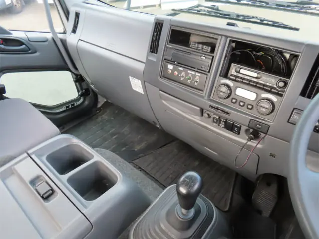 いすゞ フォワード 2RG-FTR90V2(2WD)の写真16
