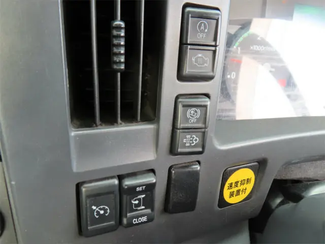 いすゞ フォワード 2RG-FTR90V2(2WD)の写真17