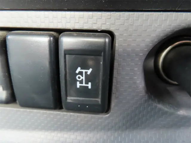 いすゞ フォワード 2RG-FTR90V2(2WD)の写真18