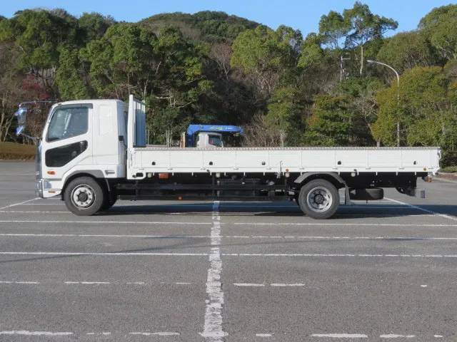 三菱 ファイター 2KG-FK62FY(2WD)の写真4