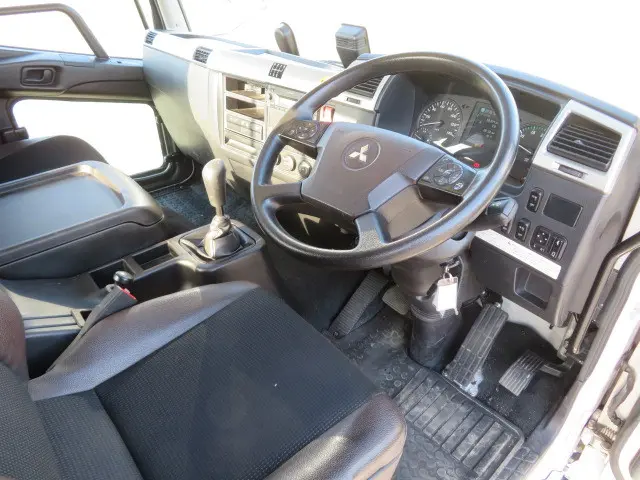 三菱 ファイター 2KG-FK62FY(2WD)の写真9