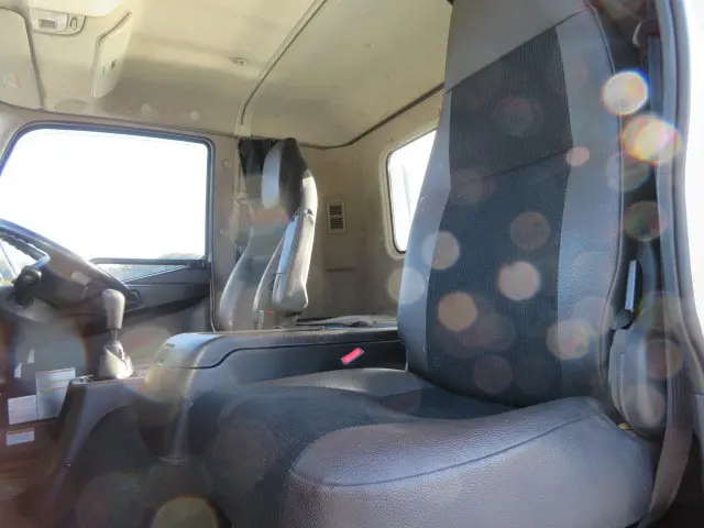 三菱 ファイター 2KG-FK62FY(2WD)の写真10