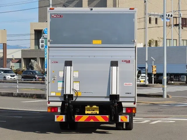 いすゞ エルフ 2RG-NPR88AM(2WD)の写真7