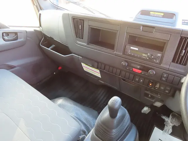 いすゞ エルフ 2RG-NPR88AM(2WD)の写真12