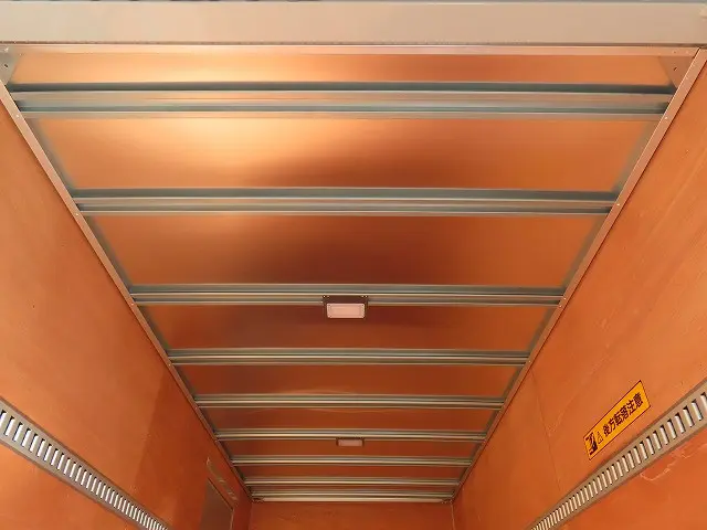 いすゞ エルフ 2RG-NPR88AM(2WD)の写真25