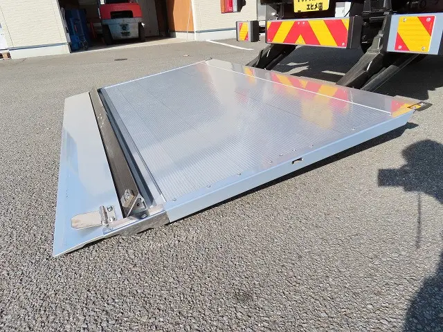 いすゞ エルフ 2RG-NPR88AM(2WD)の写真35