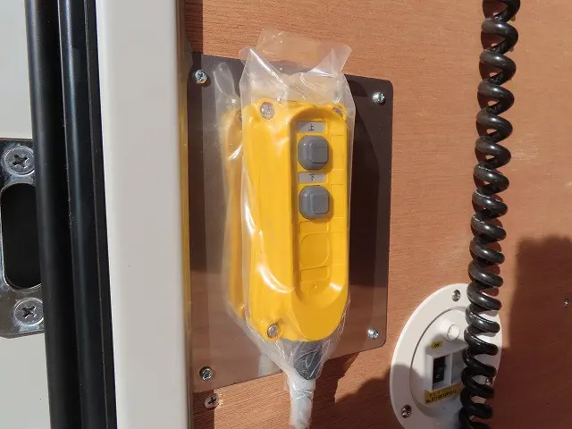 いすゞ エルフ 2RG-NPR88AM(2WD)の写真37