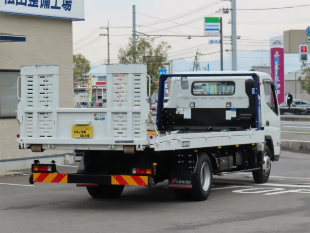 三菱 キャンター 2PG-FEB80(2WD)の写真3