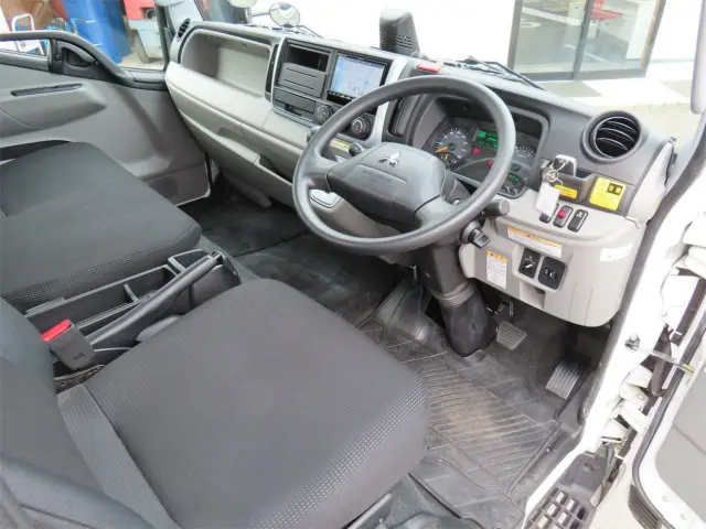 三菱 キャンター 2PG-FEB80(2WD)の写真11