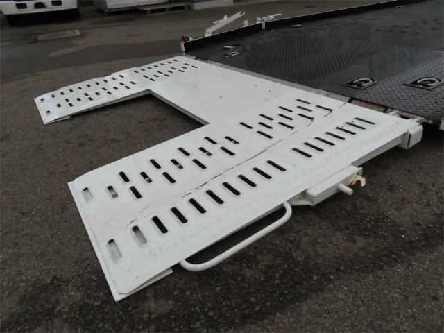 三菱 キャンター 2PG-FEB80(2WD)の写真33