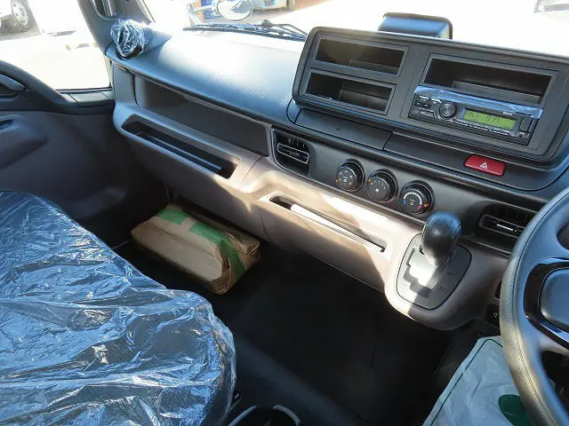 三菱 キャンター 2PG-FEB80(2WD)の写真15