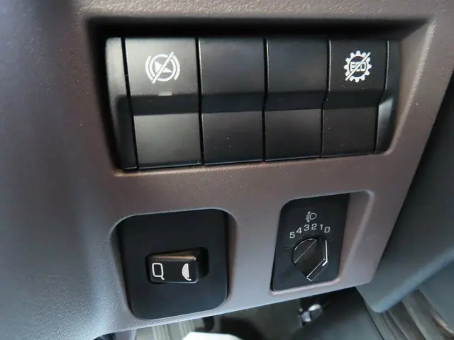 三菱 キャンター 2PG-FEB80(2WD)の写真16