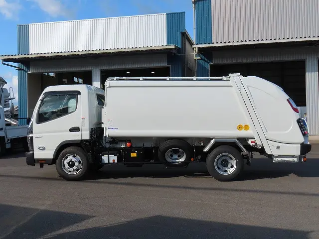 三菱 キャンター 2PG-FEB90(2WD)の写真3