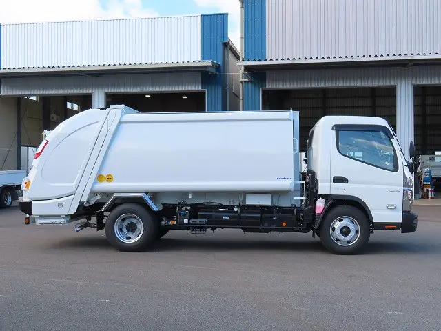 三菱 キャンター 2PG-FEB90(2WD)の写真5