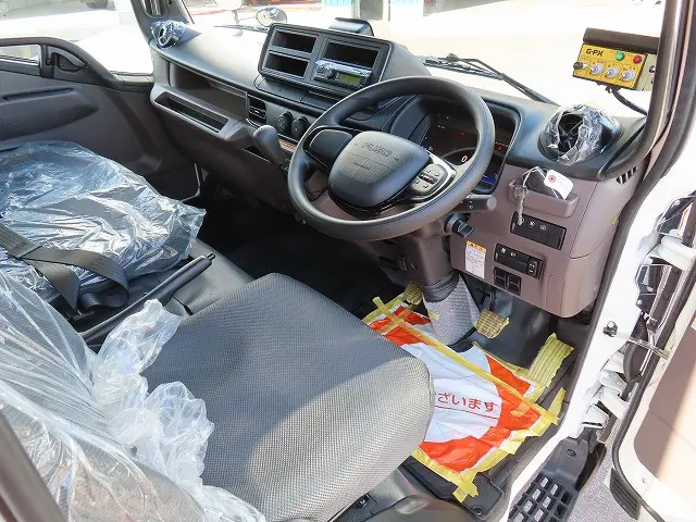 三菱 キャンター 2PG-FEB90(2WD)の写真8