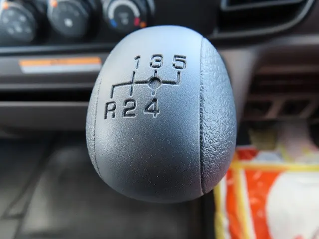 三菱 キャンター 2PG-FEB90(2WD)の写真16