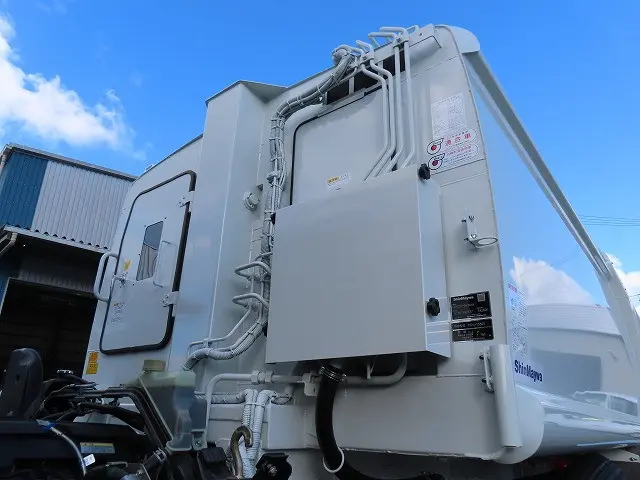 三菱 キャンター 2PG-FEB90(2WD)の写真32