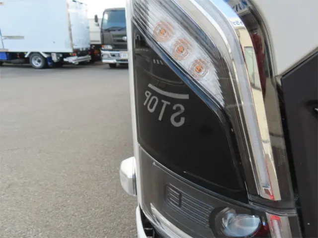 いすゞ エルフ 2RG-NPR88AM(2WD)の写真10