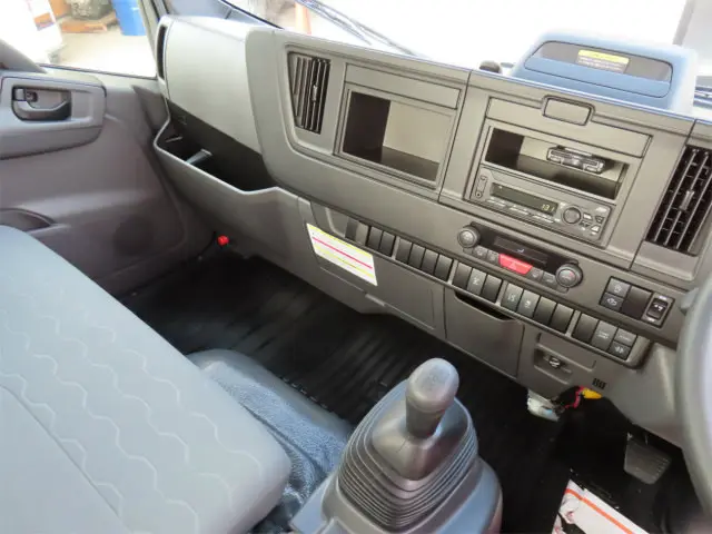 いすゞ エルフ 2RG-NPR88AM(2WD)の写真17