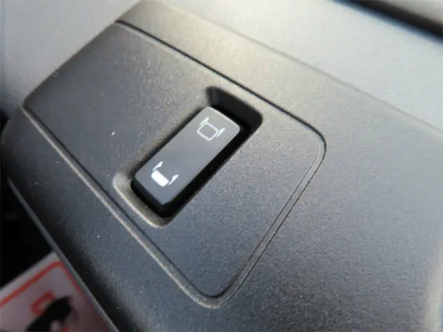 いすゞ エルフ 2RG-NPR88AM(2WD)の写真22