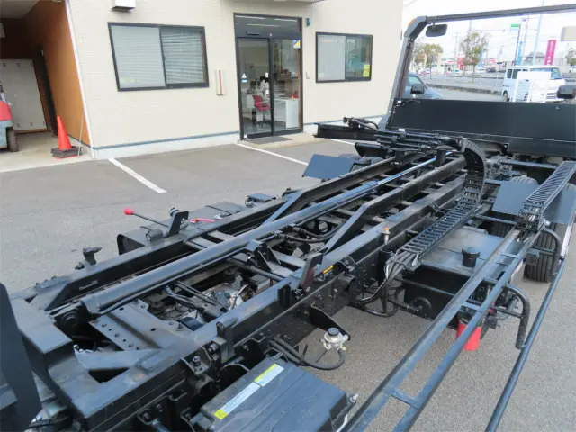 いすゞ エルフ 2RG-NPR88AM(2WD)の写真48