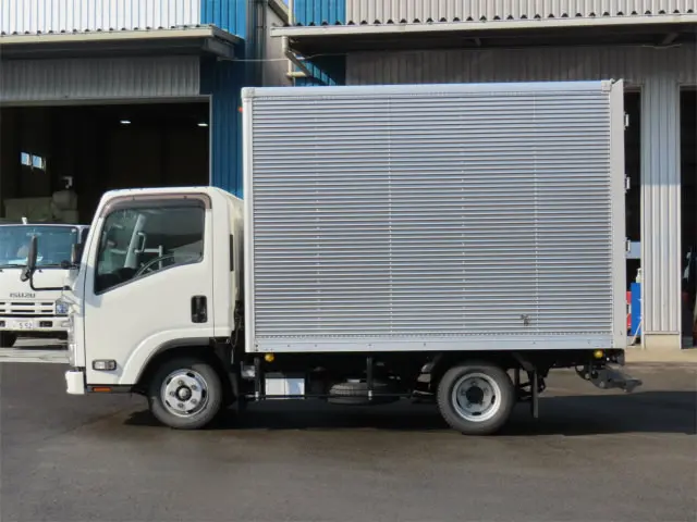 いすゞ エルフ TRG-NLR85AN(2WD)の写真3