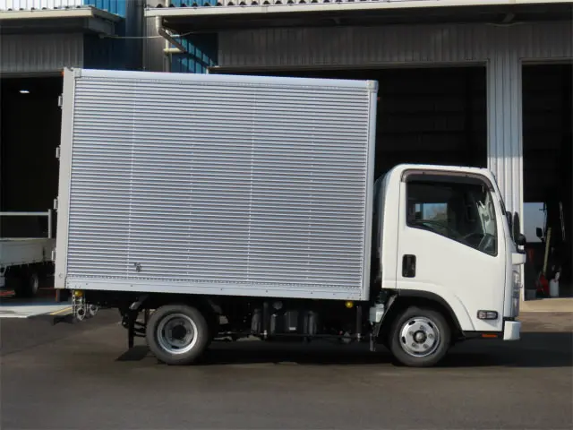 いすゞ エルフ TRG-NLR85AN(2WD)の写真5
