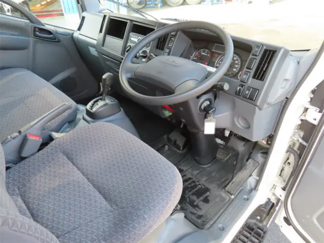 いすゞ エルフ TRG-NLR85AN(2WD)の写真10