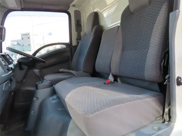 いすゞ エルフ TRG-NLR85AN(2WD)の写真11