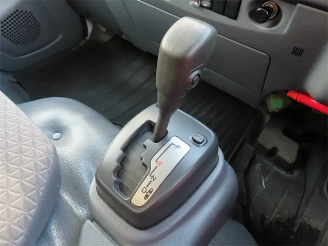 いすゞ エルフ TRG-NLR85AN(2WD)の写真12