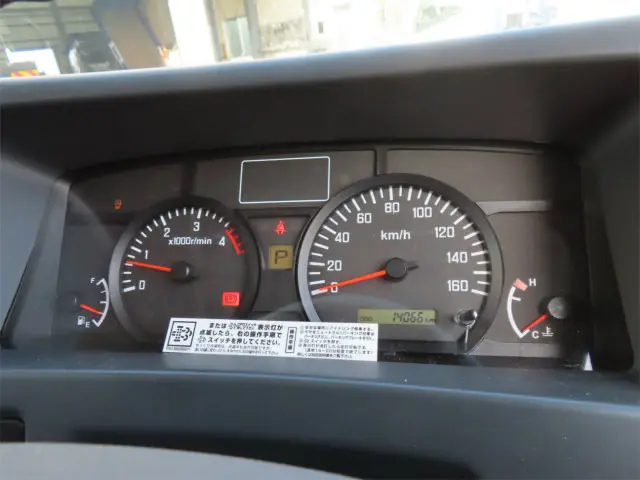 いすゞ エルフ TRG-NLR85AN(2WD)の写真14