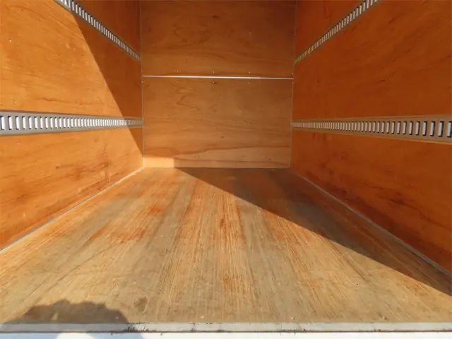 いすゞ エルフ TRG-NLR85AN(2WD)の写真21