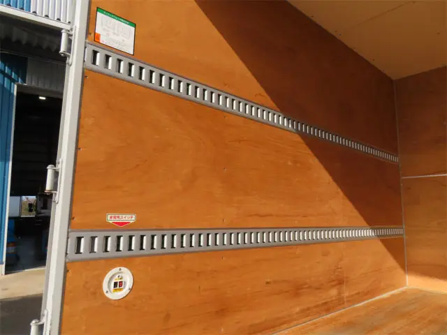 いすゞ エルフ TRG-NLR85AN(2WD)の写真25