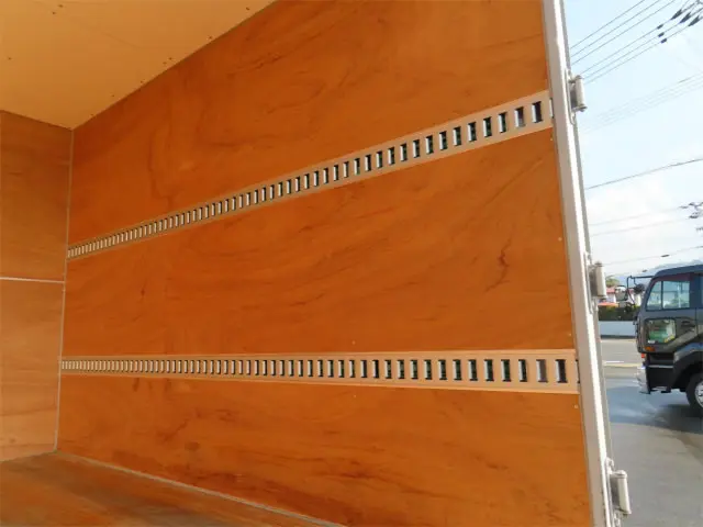 いすゞ エルフ TRG-NLR85AN(2WD)の写真26