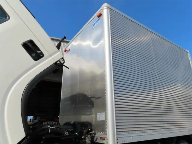 いすゞ エルフ TRG-NLR85AN(2WD)の写真28