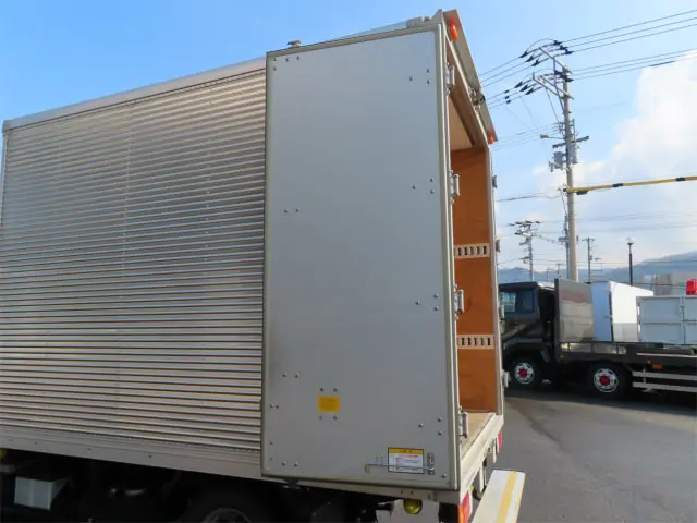 いすゞ エルフ TRG-NLR85AN(2WD)の写真32