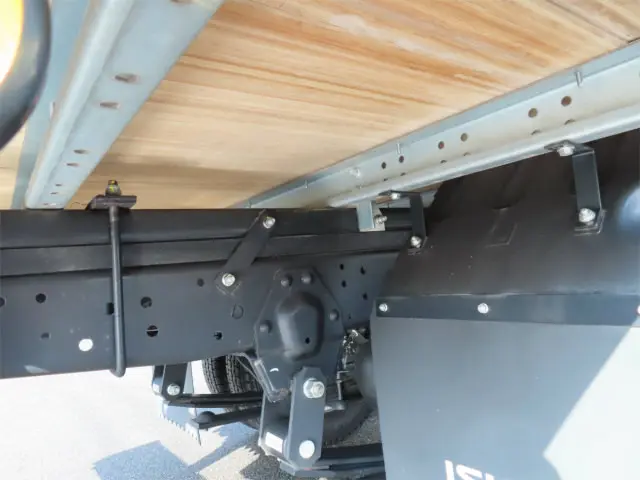 いすゞ エルフ TRG-NLR85AN(2WD)の写真43