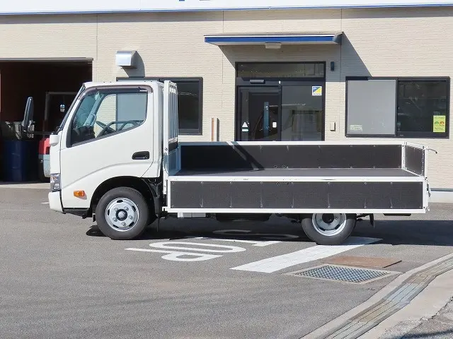 日野 デュトロ 2KG-XZC605M(2WD)の写真10