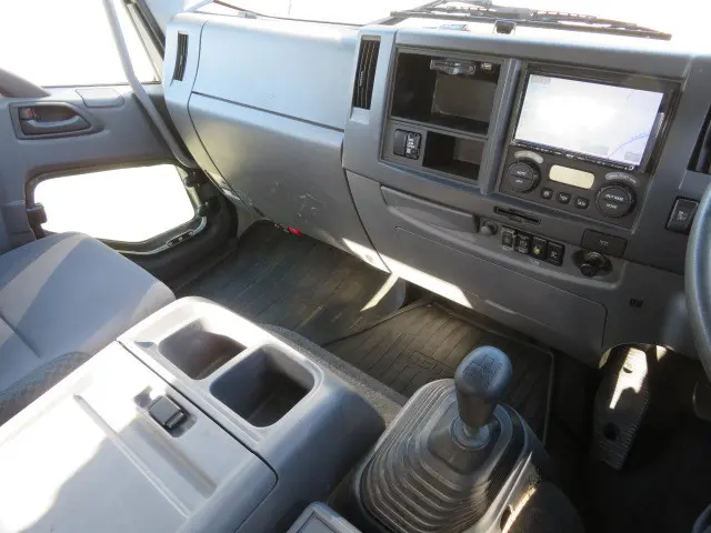 いすゞ フォワード 2RG-FSR90S2(2WD)の写真17