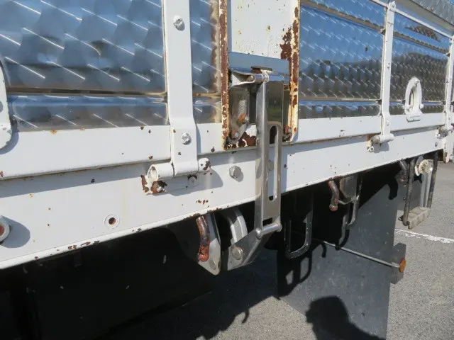 いすゞ フォワード 2RG-FSR90S2(2WD)の写真32